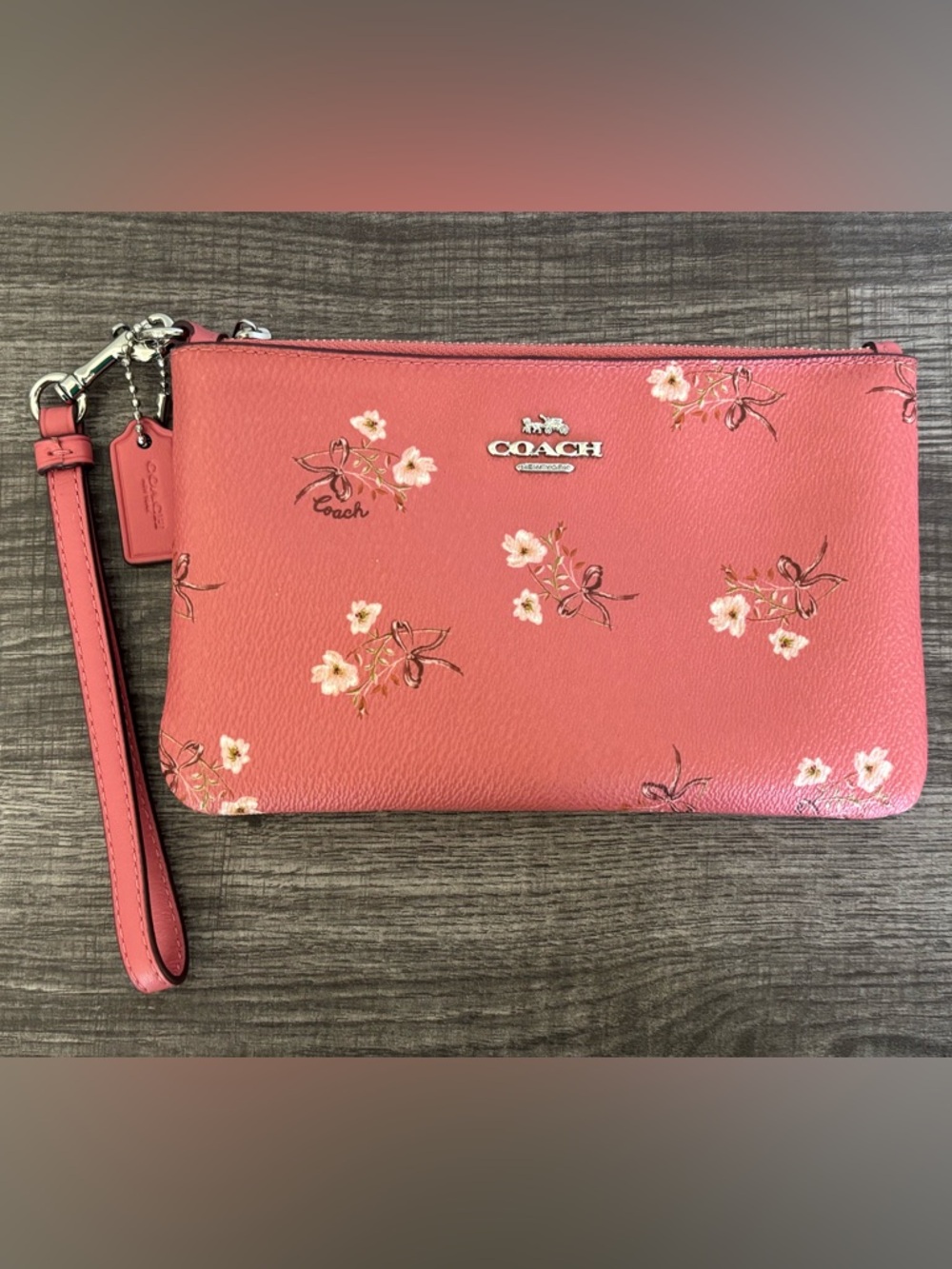 EUC Coach Floral 💐 Leather Wristlet - Picture 3 of 11